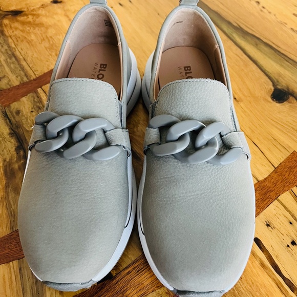 BLONDO Women's Leather WATERPROOF slip ons US 7.5 grey w/Chain detail - Picture 6 of 8